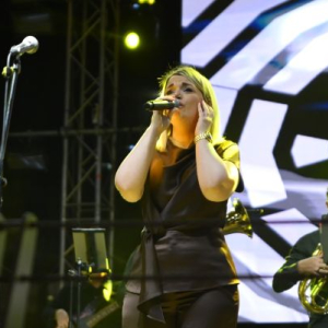 zena peva
