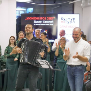 harmonikas i pevac
