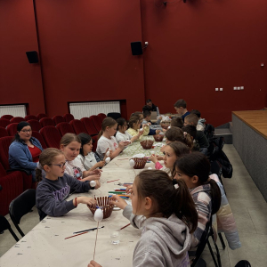 Ученици млађих разреда ОШ „Димитрије Туцовић“ Чајетина