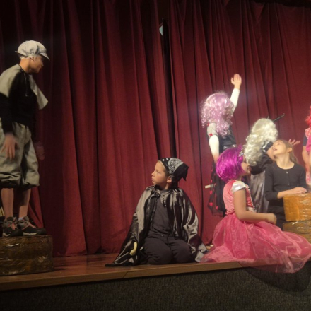 Чаробно позориште