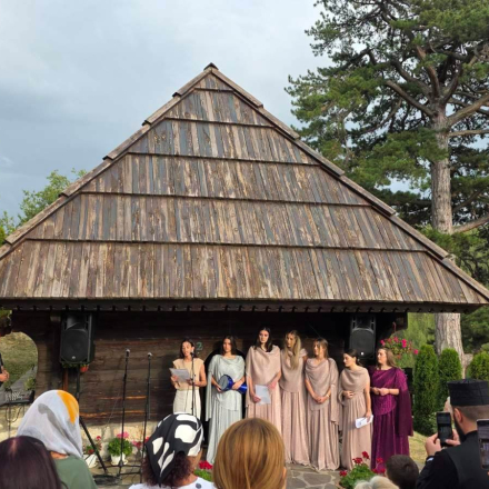 Црква у Доброселици